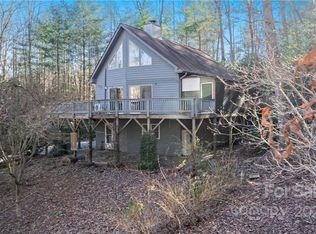 95 Indian Bend Dr, Hendersonville, NC 28739