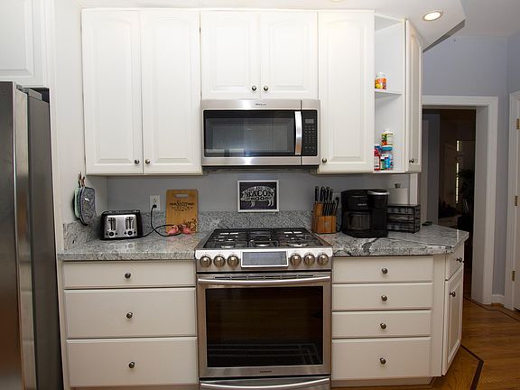 5th image of 9578 Bay Point Dr