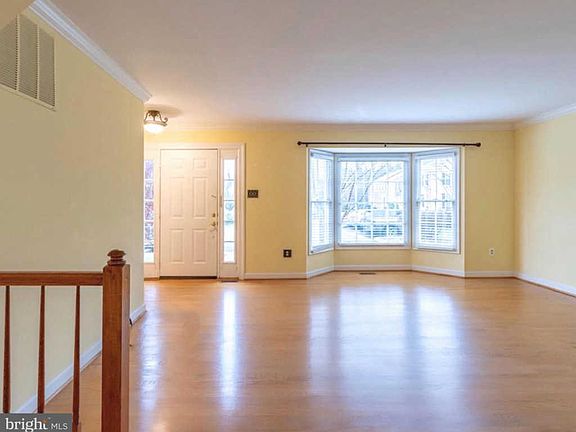 5th image of 204 Temple Dr