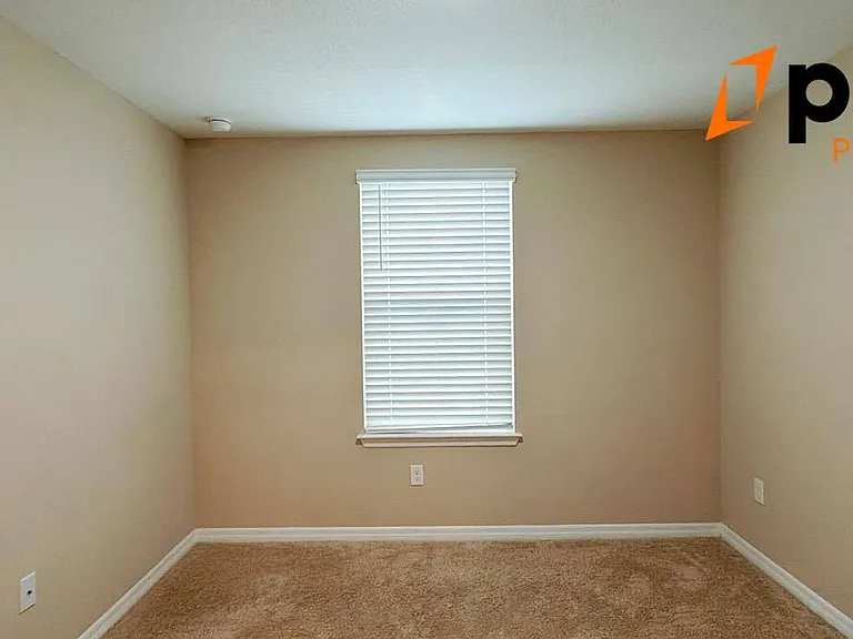 10083 Salt Point Dr — Photo 22