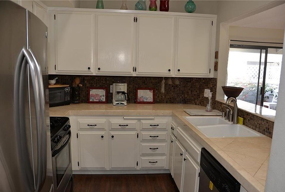 1st image of 2286 Canyon Dr