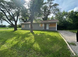 715 Sparks Ave, Cahokia, IL