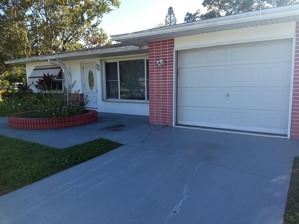 1st image of 232 SW Lucero Dr