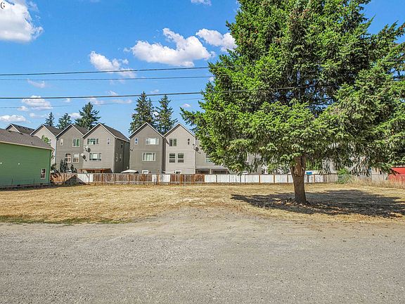 2nd image of 12333 SE Schiller St