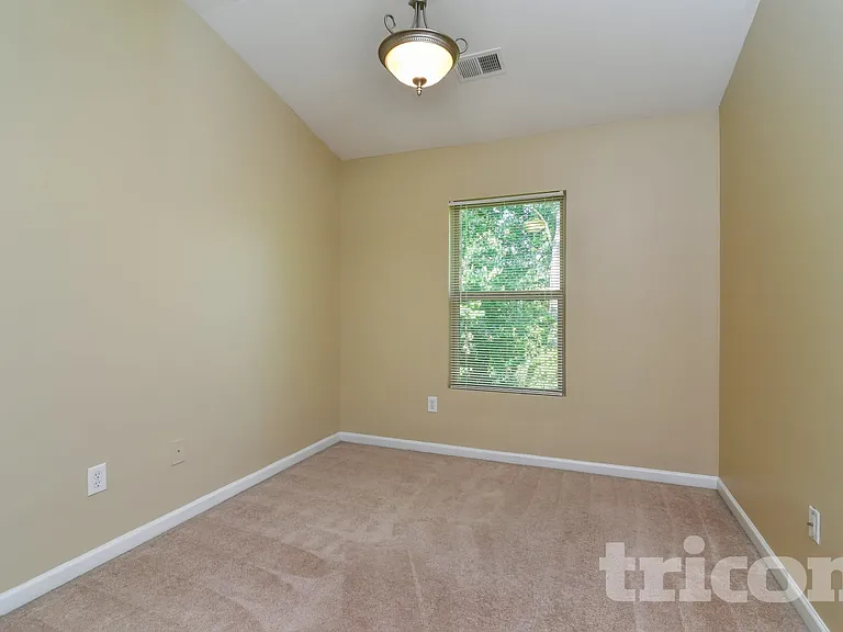 1470 Knights Trl — Photo 10