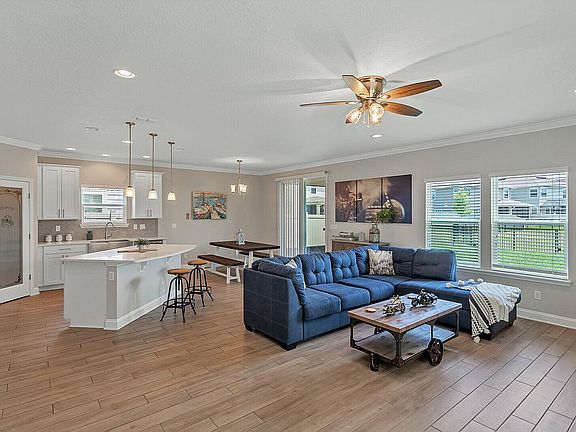5th image of 3928 Coastal Cove Cir