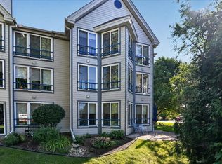 5387 Mariners Cove Dr Unit 312, Madison, WI 53704