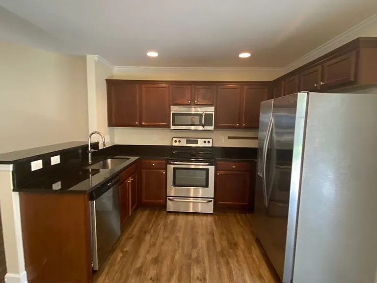 404 Ridgeway Dr — Photo 7