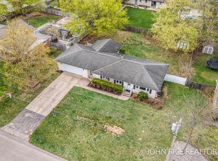 7783 Durain Dr, Jenison, MI 49428