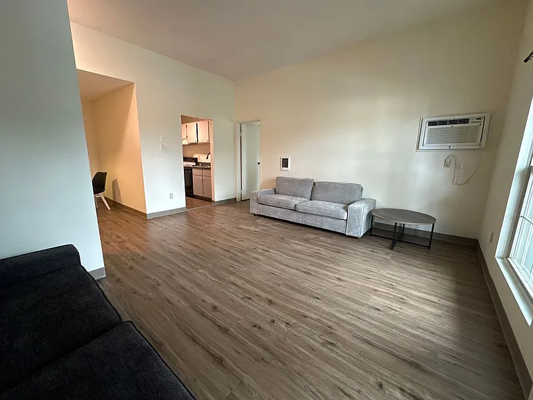 University Park Apartments near Cornell University — Photo 190