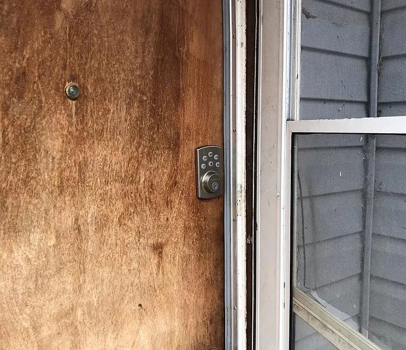 216 W Lincoln Ave