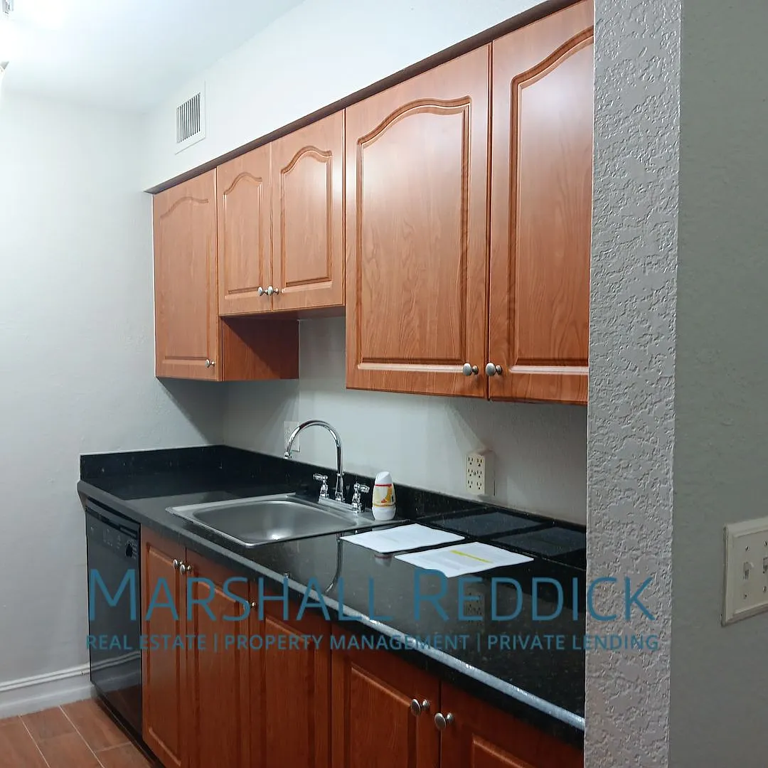1 Bed 1 bath off Summerlin — Photo 4