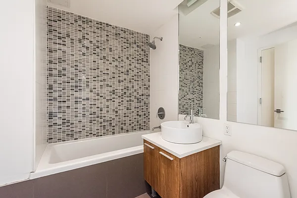 Rented by Nooklyn NYC LLC | media 34