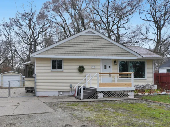 93 Circle Dr, Muskegon, MI 49442
