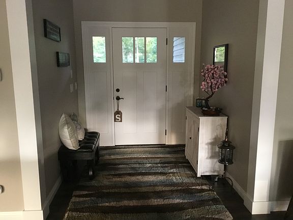 2nd image of 4003 Rosewood Ln SE