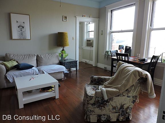 3rd image of 3405 Clifton Ave