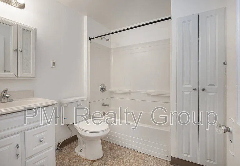 1459 E 134th St #UP — Photo 12