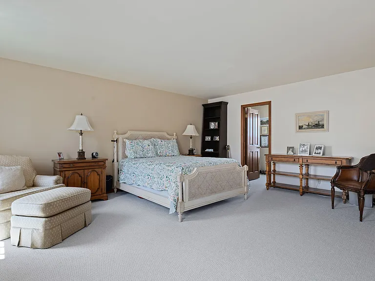 1225 Bel Air Dr — Photo 14