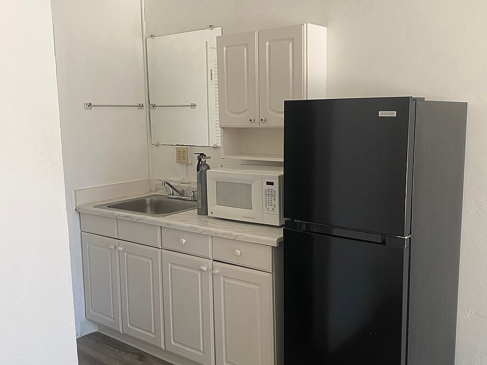 1st image of 21520 E Cliff Dr #15