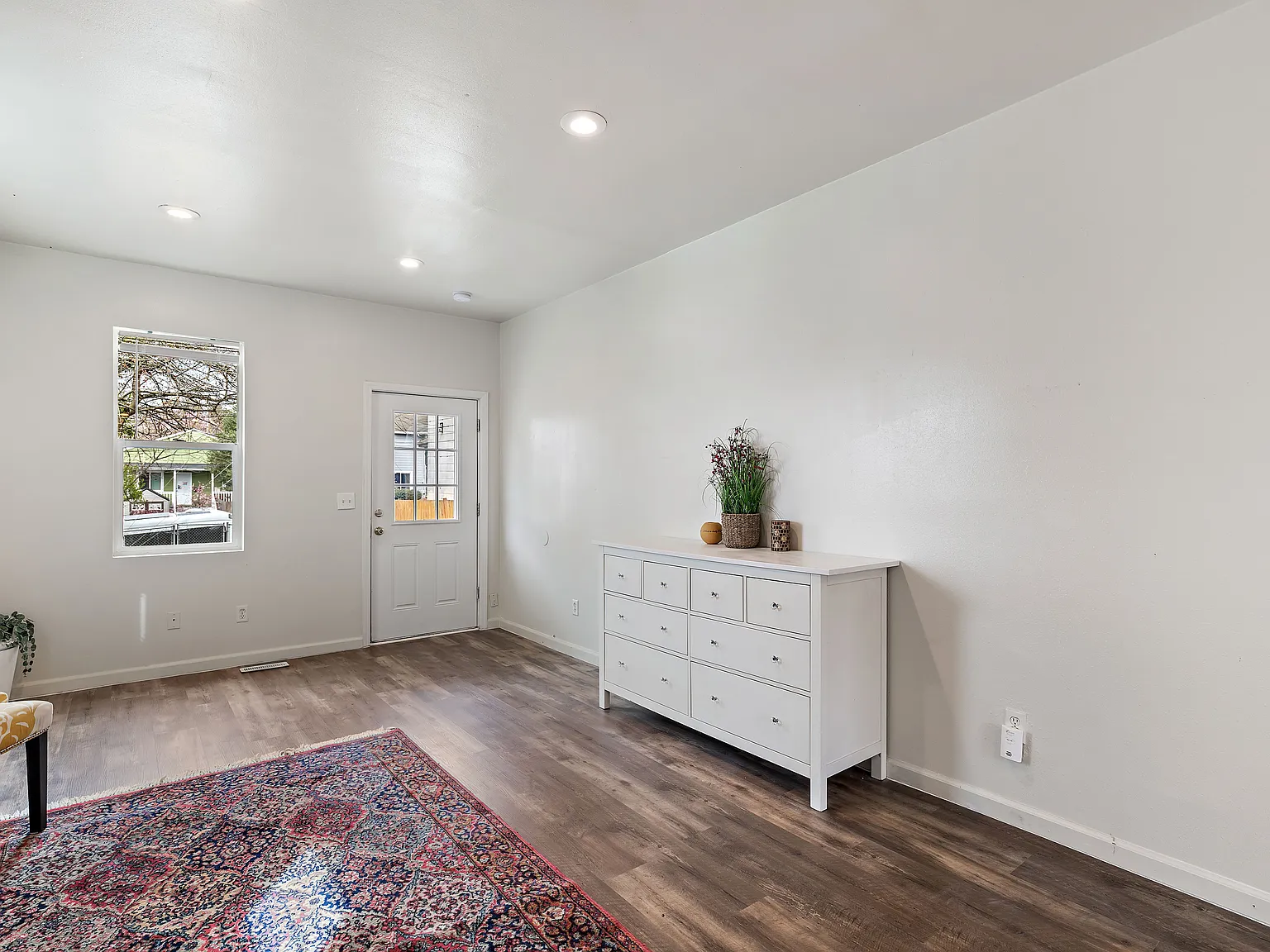 3 bed, 1450 sqft, $3,300 — Photo 4