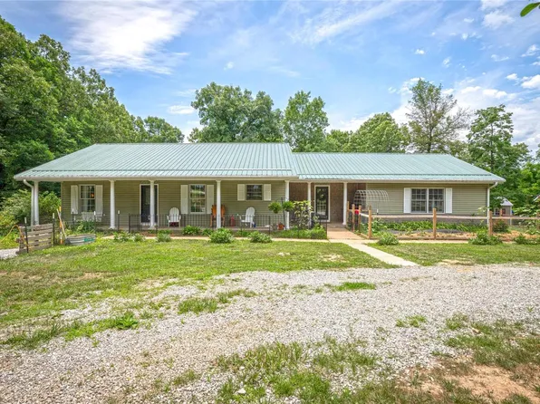 12188 Highway 32, Roby, MO 65557
