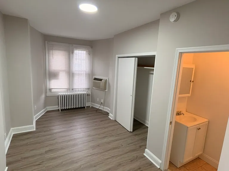 2917 W Girard Ave #2 — Photo 13