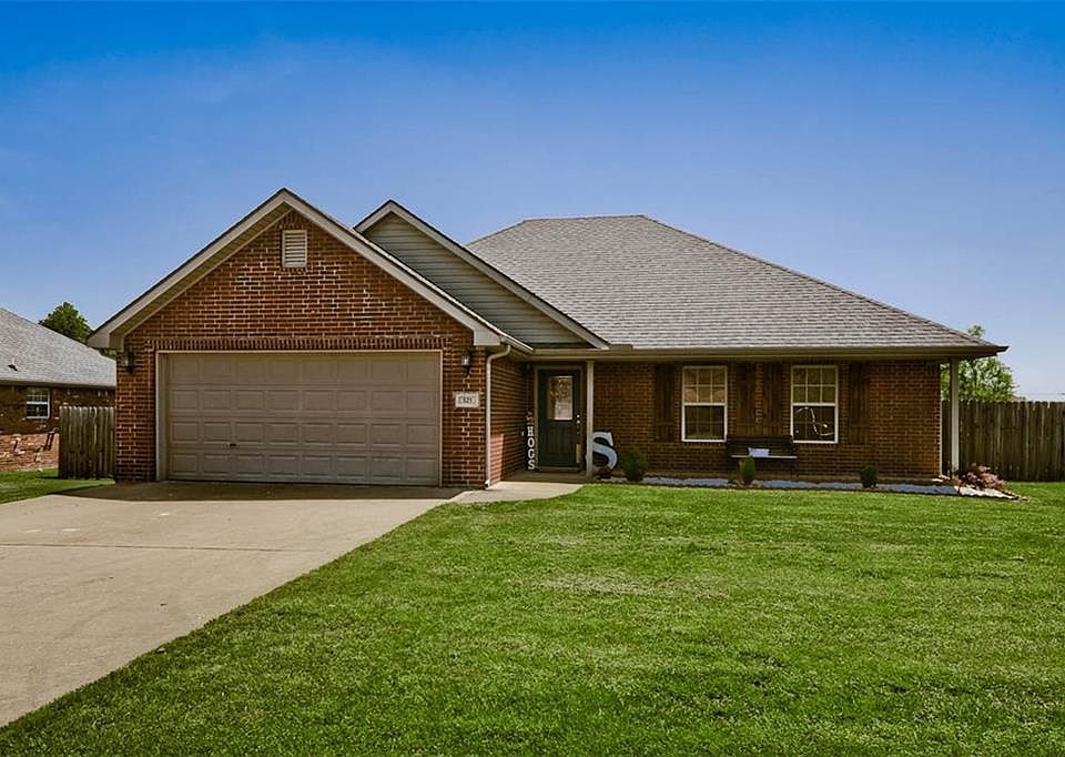1st image of 521 Tamarron Dr