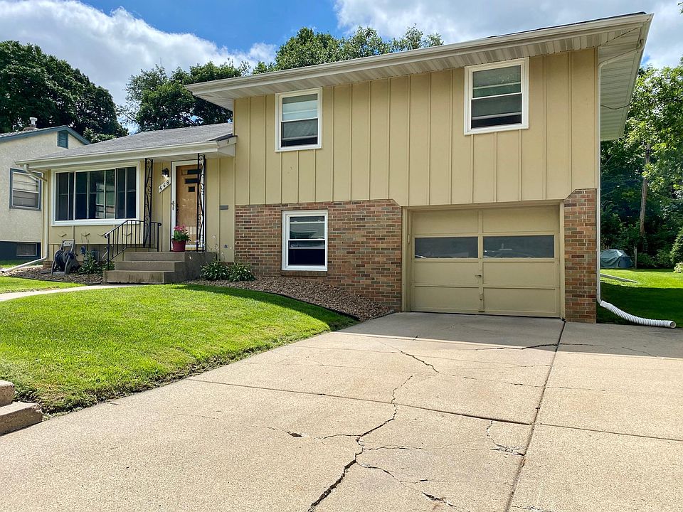 1st image of 448 Ruby Dr