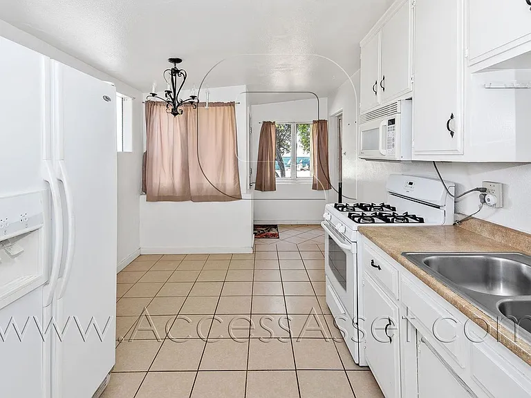 675 American Ave #2 — Photo 4