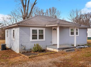 20 Sanders St, Honea Path, SC 29654