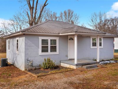 20 Sanders St, Honea Path, SC, 29654