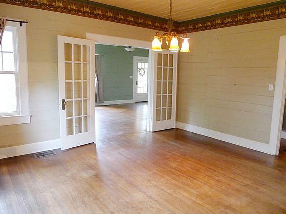 4th image of 408 E Park Ave