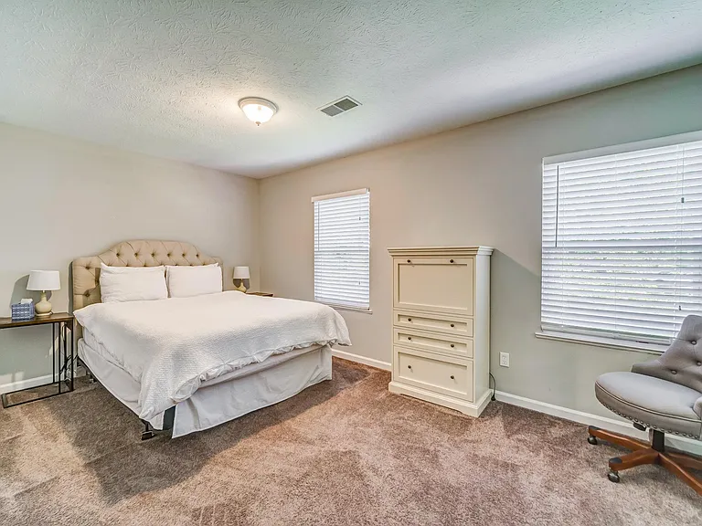 5126 Village Green Way — Photo 9