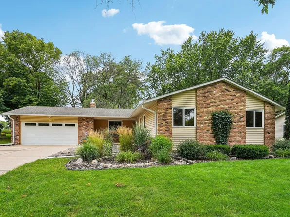 3815 Pilgrim Ln N, Plymouth, MN 55441