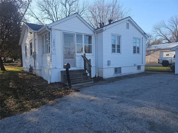 1821 E A St, Belleville, IL 62221