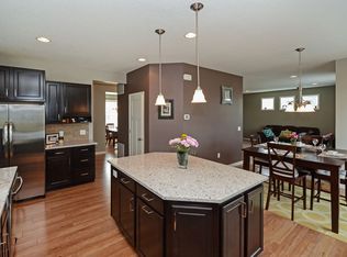 11514 Riverstone Trl, Woodbury, MN 55129