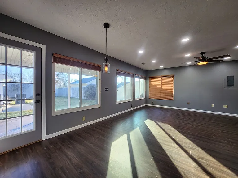 1222 Sunset Dr — Photo 15