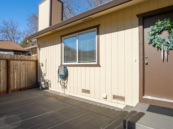 4th image of 747 Blair Place