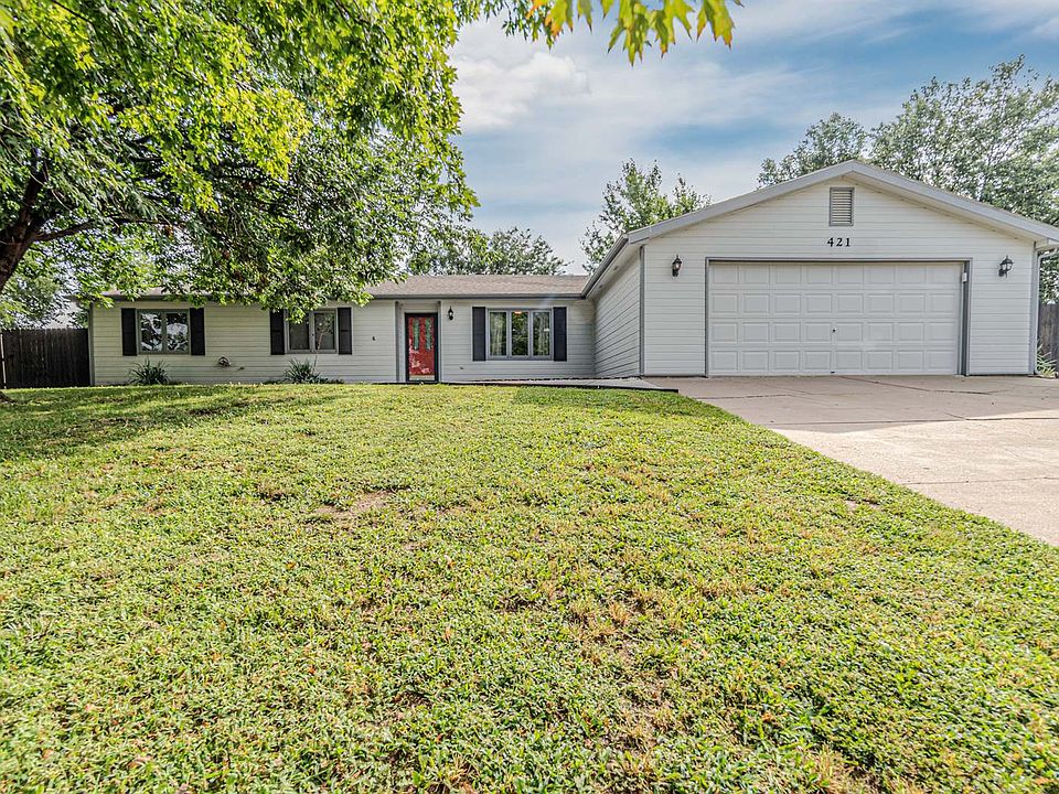 1st image of 421 Clydesdale Cir