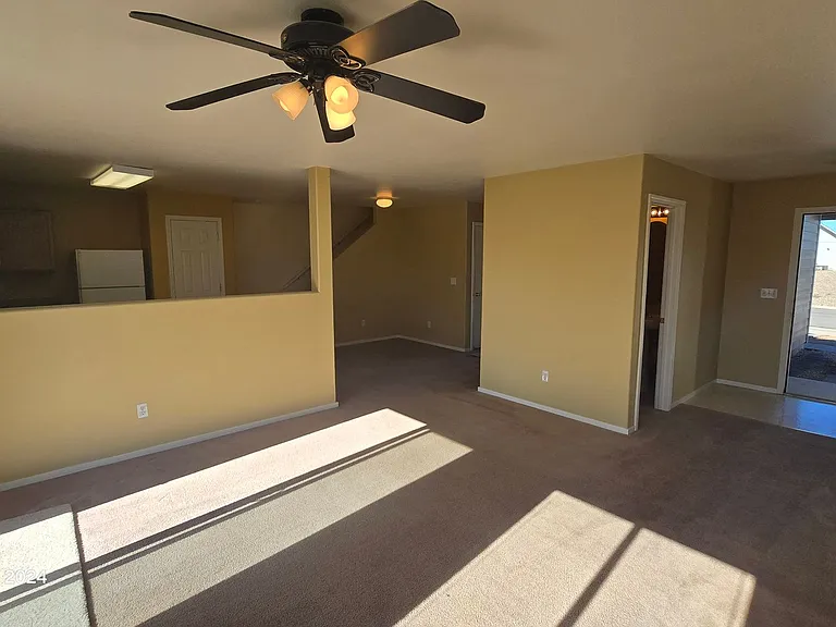 8778 Sunset Breeze Dr — Photo 3