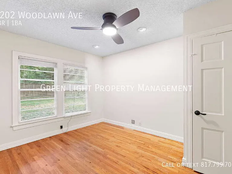 1202 Woodlawn Ave — Photo 18