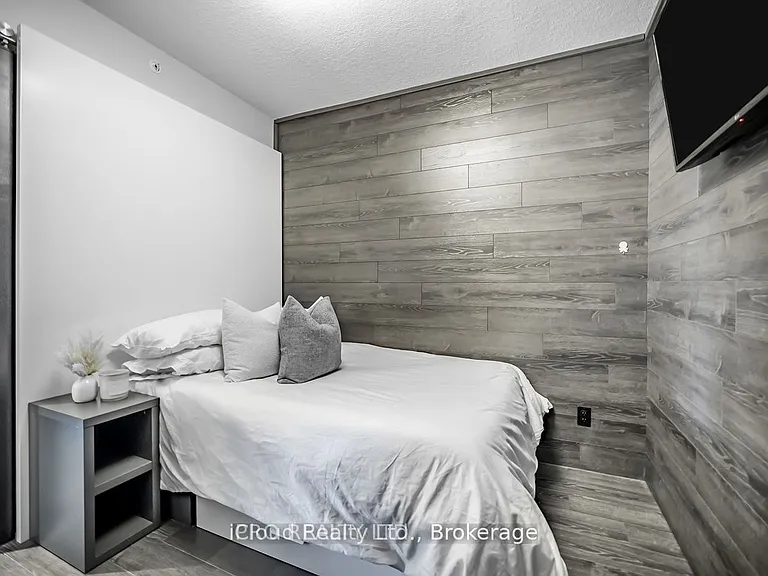 330 Phillip St #S-1903 — Photo 17