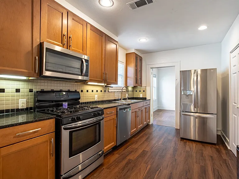 415 N Winnetka Ave — Photo 9