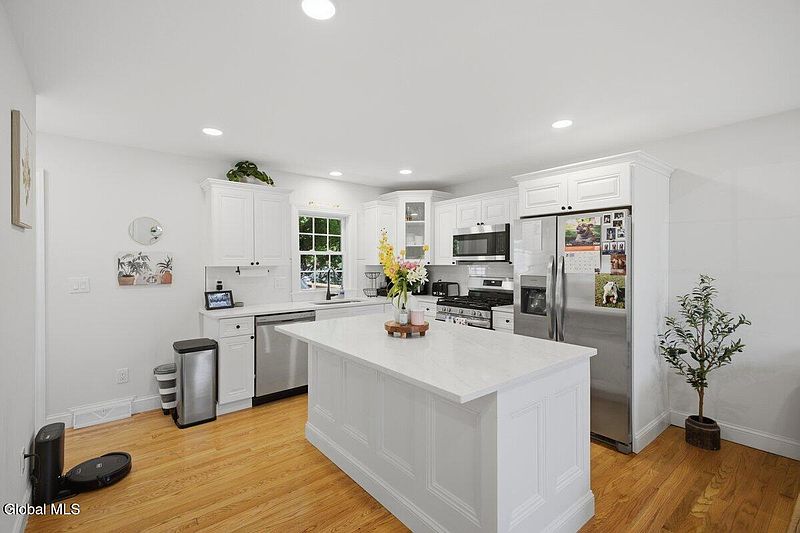 4th image of 3 Clark Avenue