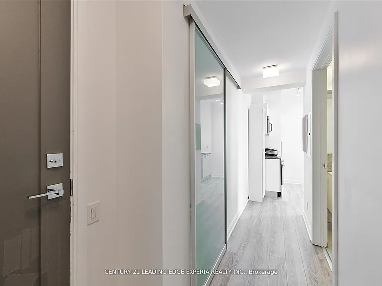 42 Charles St E #2309 — Photo 9