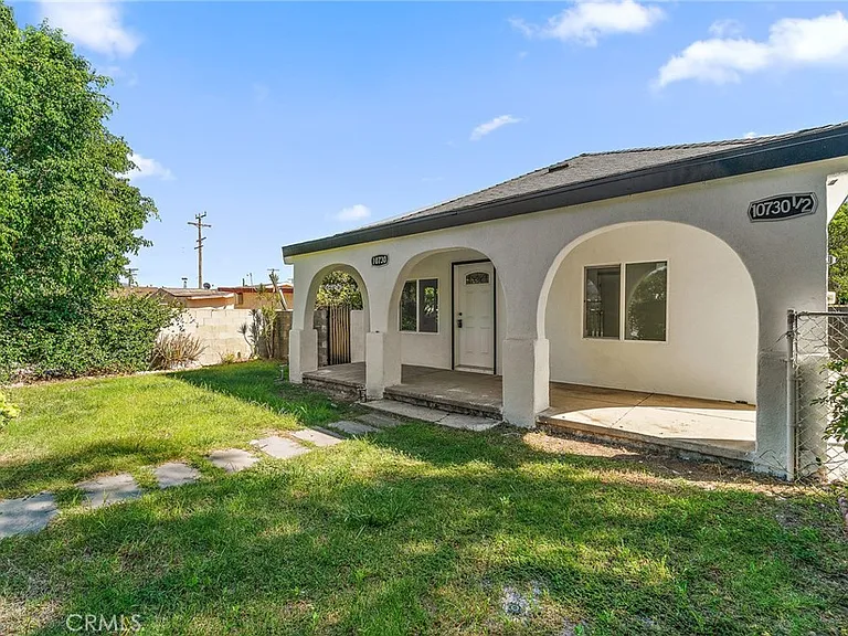10730 Strathern St — Photo 28