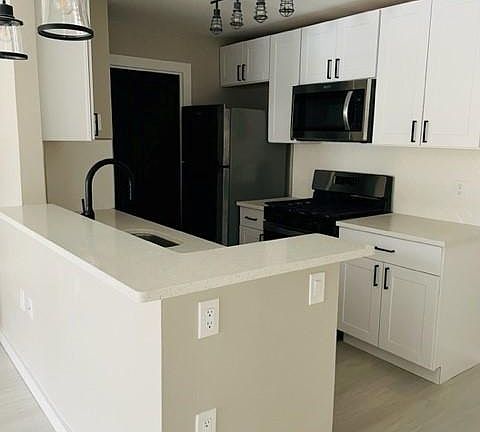 5th image of 161 Clubhouse Dr #49