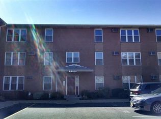 31 Riverview Ct, Secaucus, NJ 07094