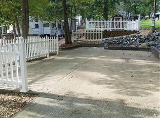 210 Laurelwood Ln, Traphill, NC 28685