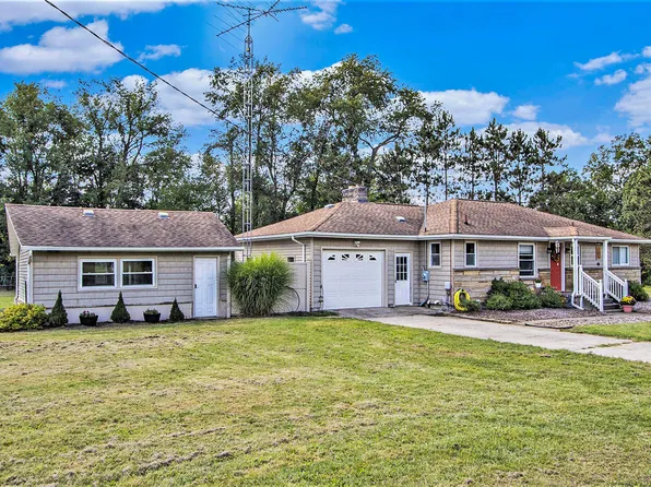 52532 Johnson Rd, Three Rivers, MI 49093